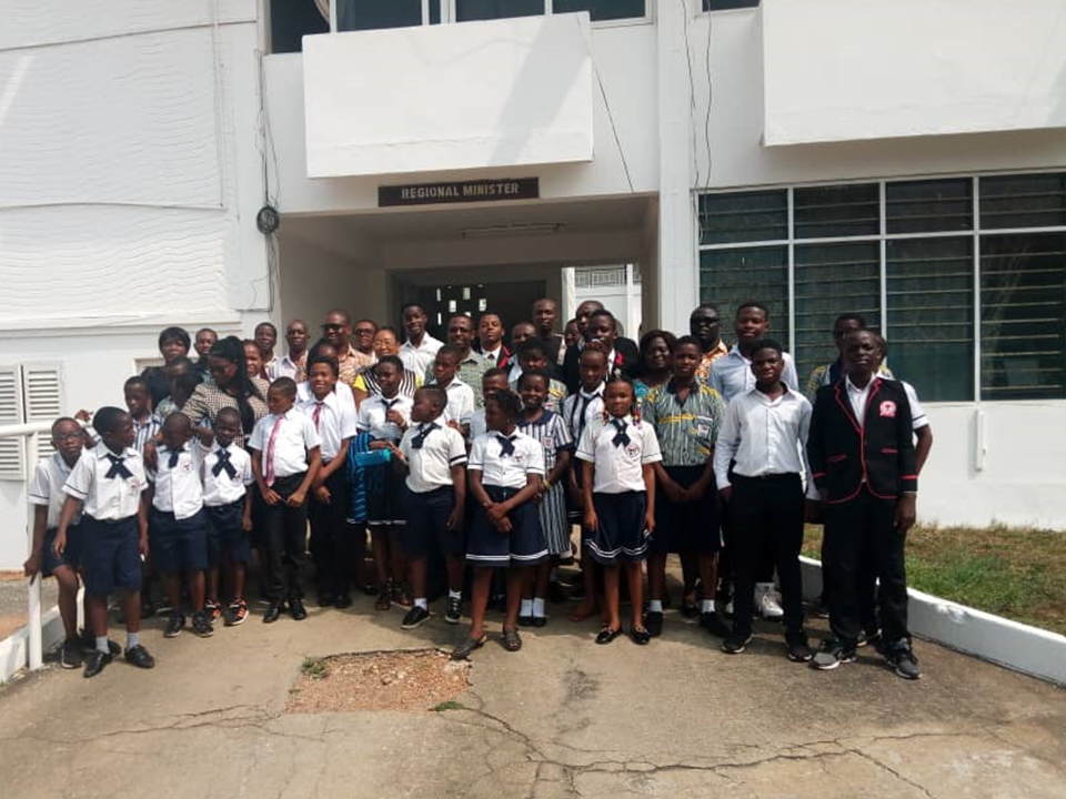 The exchange pupils and headteachers of the University Basic Schools with the Central Regional Minister, Mr. Kwamina Duncan The exchange pupils and headteachers of the University Basic Schools with the Central Regional Minister, Mr. Kwamina Duncan